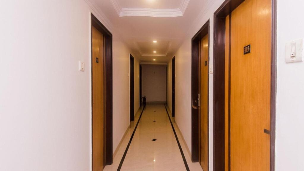 Hotel Palm Star Belapurpada ภายนอก รูปภาพ
